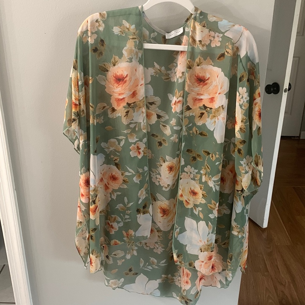 Beautiful floral light weight cardigan
